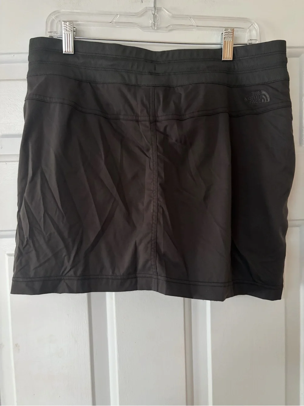 The North Face Aphrodite Charcoal Gray Athletic Hiking Skort Size Large.